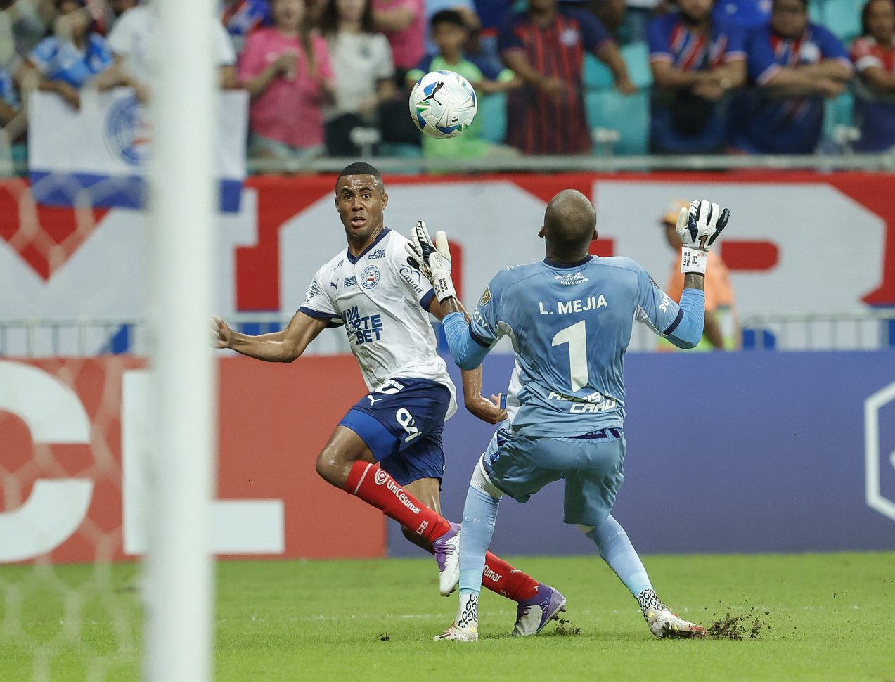 Bahia perde invencibilidade na Libertadores com virada do Nacional no Fonte Nova