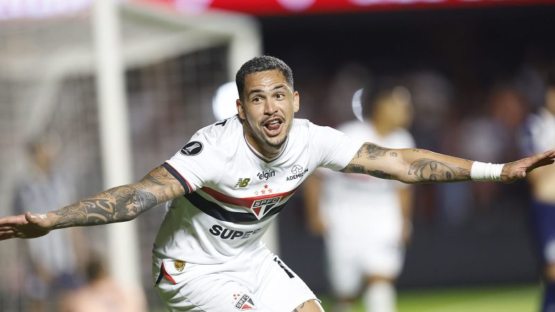 São Paulo vence o Talleres e garante liderança na Libertadores, mas jogo é marcado por denúncia de xenofobia
