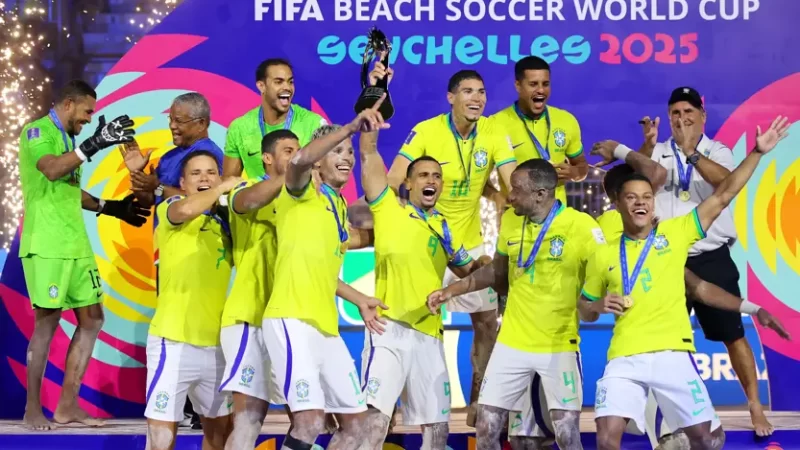 Brasil é campeão mundial de Beach Soccer com show na final