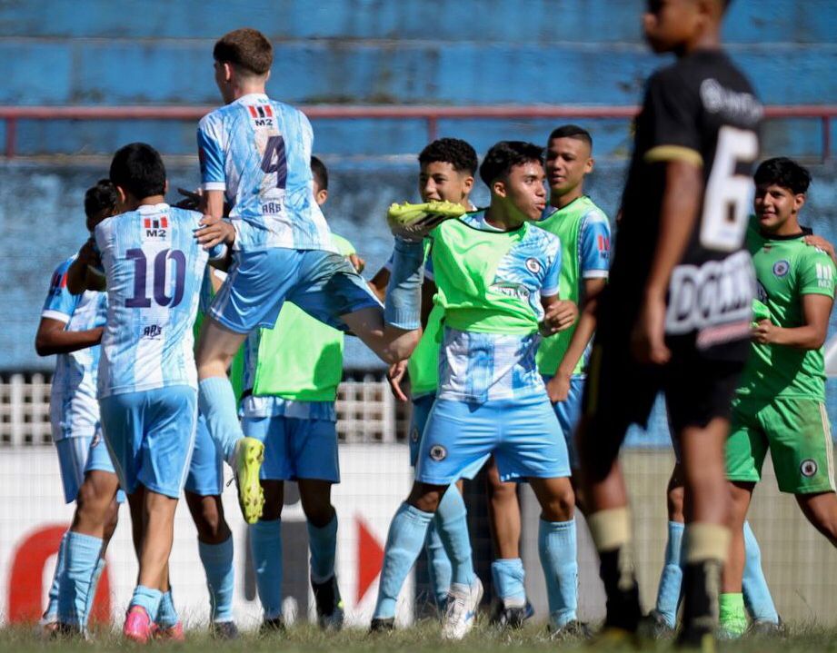 Sub-15 do Mauaense vence no apagar das luzes e se prepara para clássico decisivo contra o Mauá
