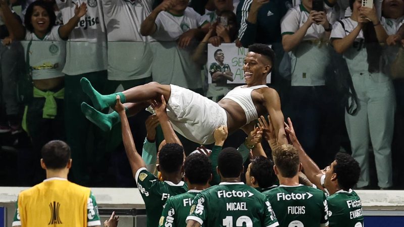 Palmeiras goleia, fecha fase de grupos com 100% e se despede de joia da base