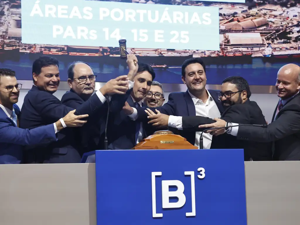 Leilão portuário movimenta R$ 857 milhões e garante R$ 2 bilhões em investimentos — Paraná terá 100% dos terminais regularizados
