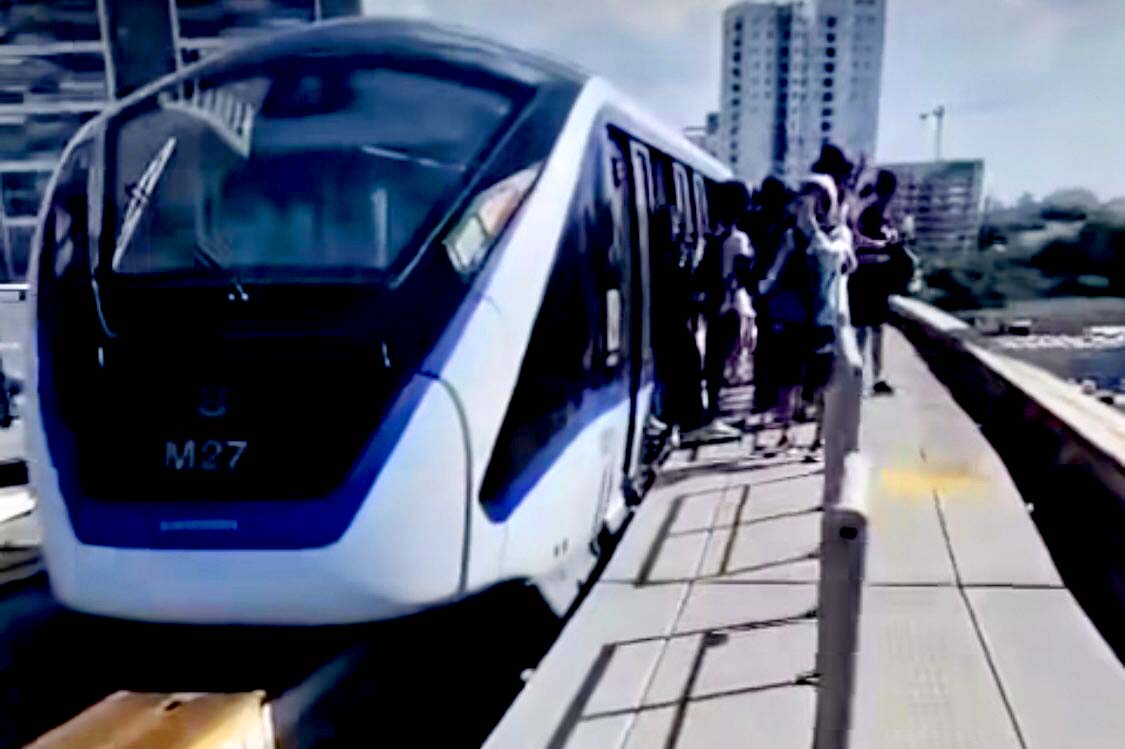 Pane em trem da Linha 15-Prata assusta passageiros na Zona Leste de SP