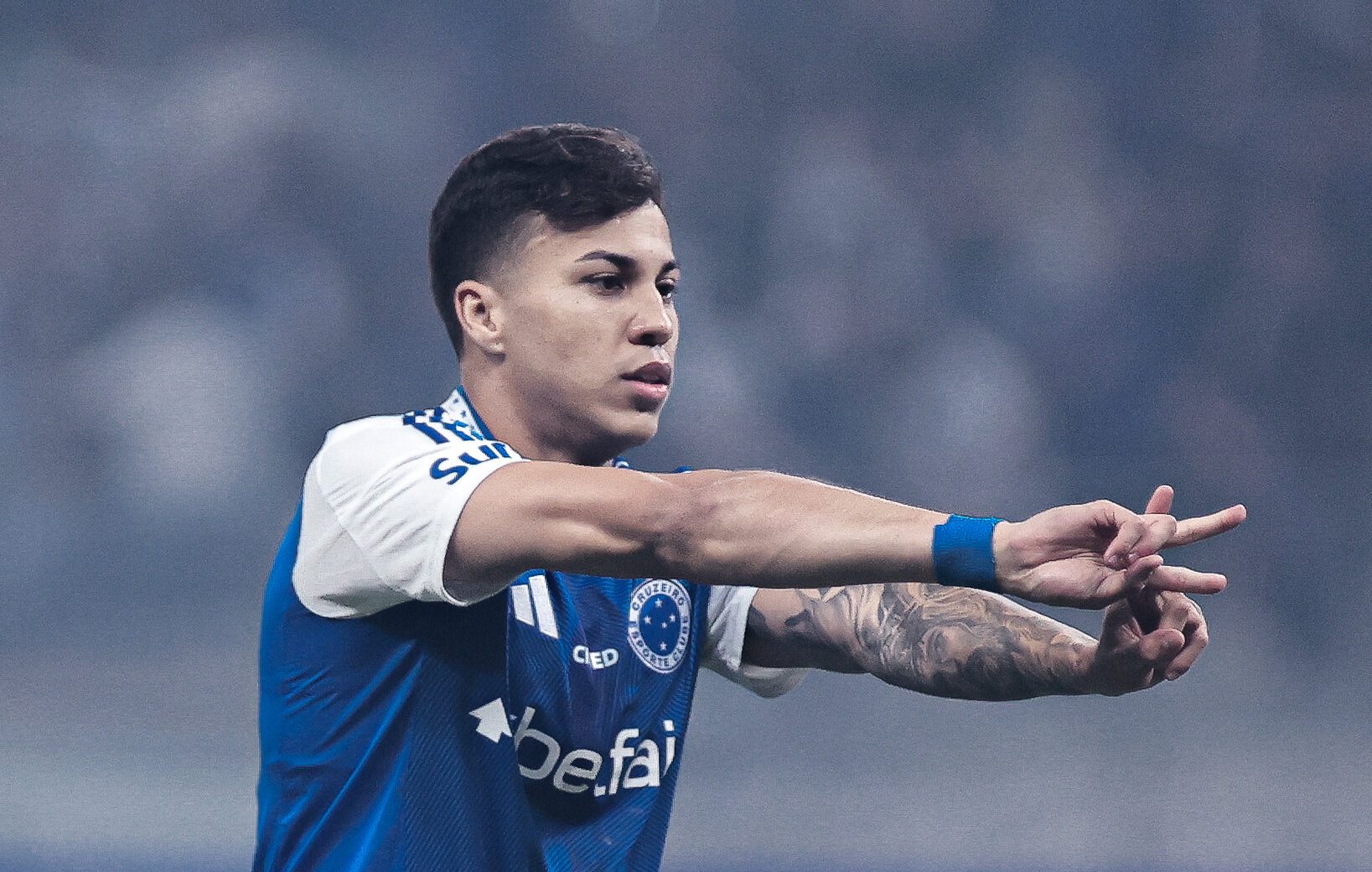 Cruzeiro vence o Palmeiras e encosta na liderança do Brasileirão!