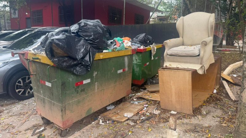 Acúmulo de lixo preocupa moradores na Rua Marcolino Vaz Figueiras