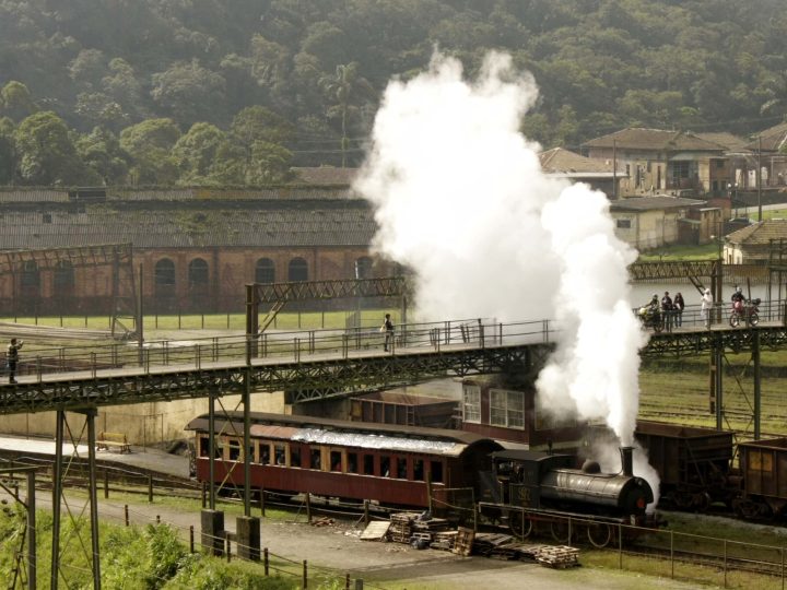 Passeio de Trem leva famílias a Paranapiacaba no Dia das Crianças