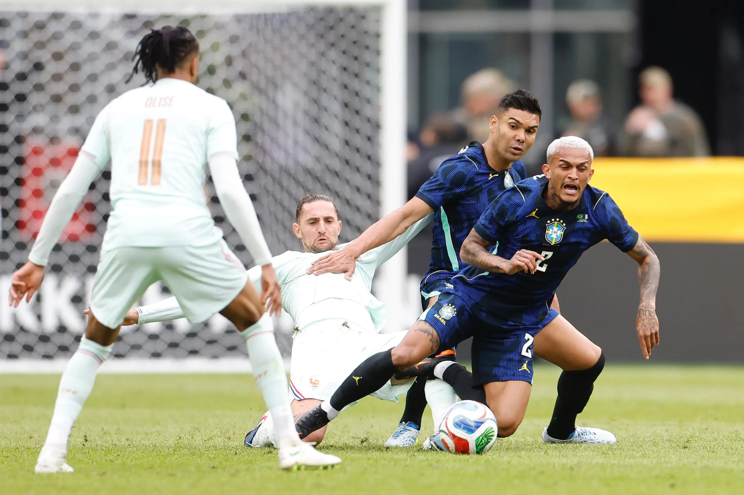 França vence o Brasil por 2 a 1 com destaque para Mbappé em amistoso preparatório
