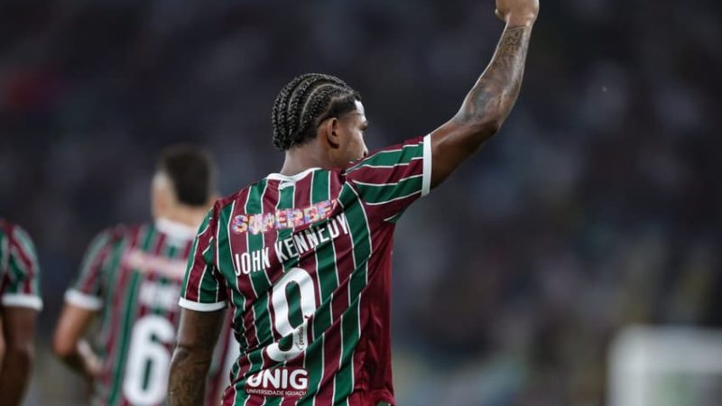 Confusão e expulsão marcam jogo no Maracanã